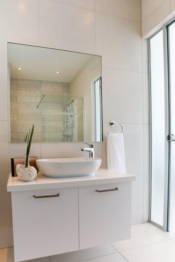 Image No.8-9 Bed Property for sale