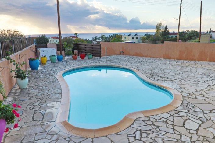 Image No.2-4 Bed Villa for sale