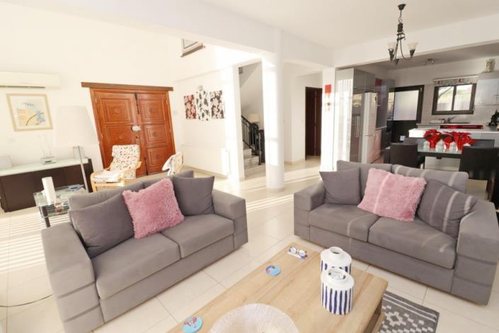Image No.58-4 Bed Villa for sale