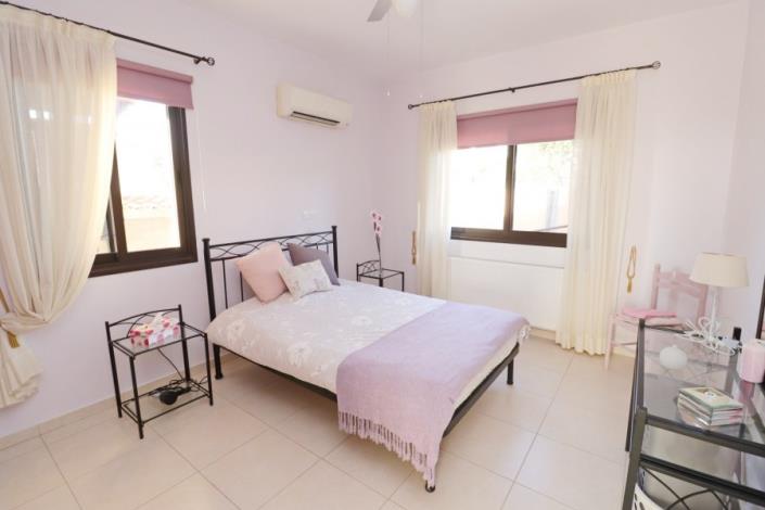 Image No.68-4 Bed Villa for sale
