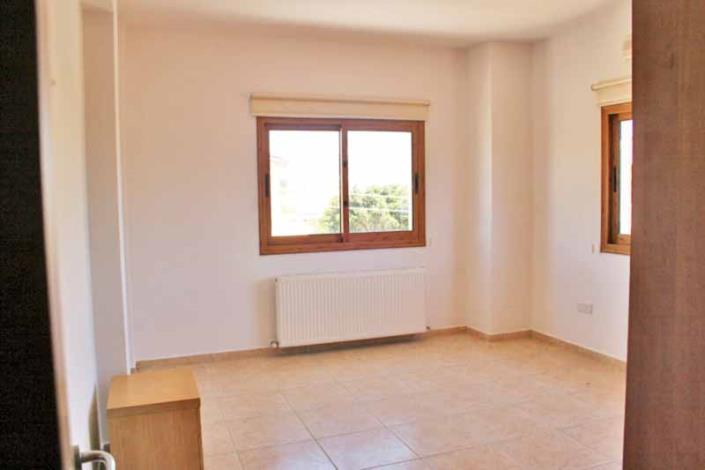 Image No.13-Maison / Villa de 5 chambres à vendre à Oroklini