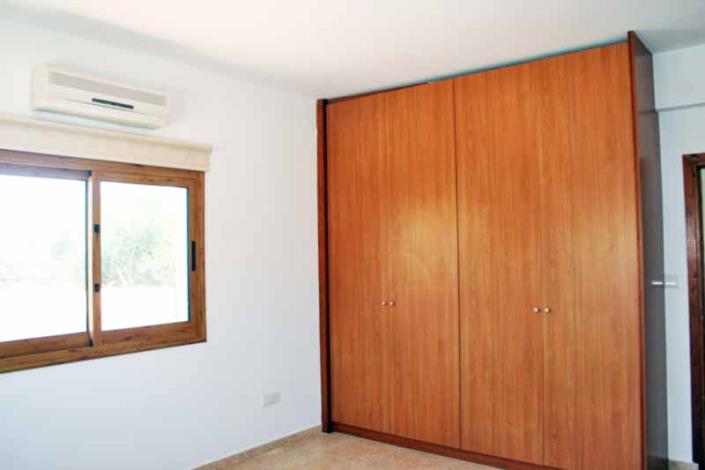 Image No.14-Maison / Villa de 5 chambres à vendre à Oroklini