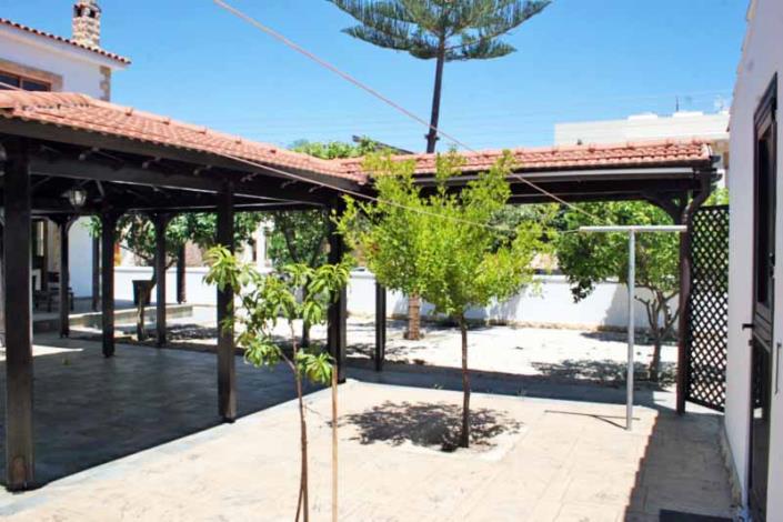 Image No.2-Maison / Villa de 5 chambres à vendre à Oroklini