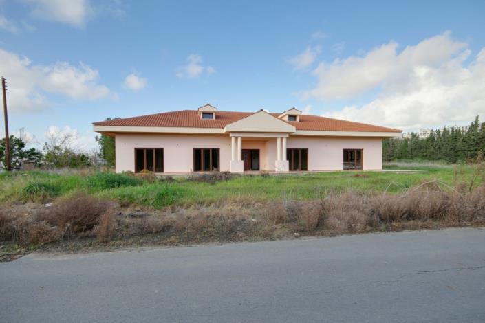 Image No.1-Bungalow de 4 chambres à vendre à Chlorakas