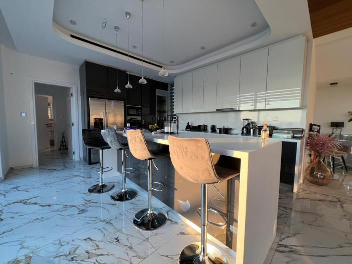 Image No.5-4 Bed House/Villa for sale