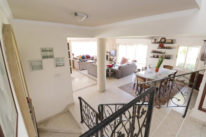 Image No.16-4 Bed Bungalow for sale