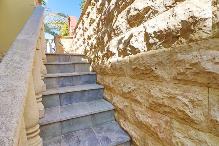 Image No.32-4 Bed Bungalow for sale