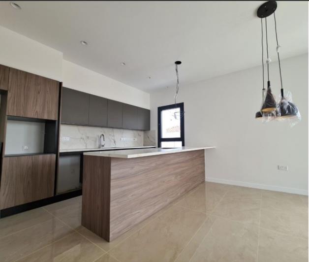 Image No.18-3 Bed Apartment for sale