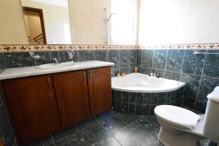 Image No.66-3 Bed Villa for sale