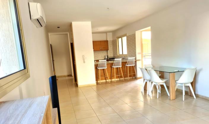 Image No.6-Appartement de 2 chambres à vendre à Mouttagiaka