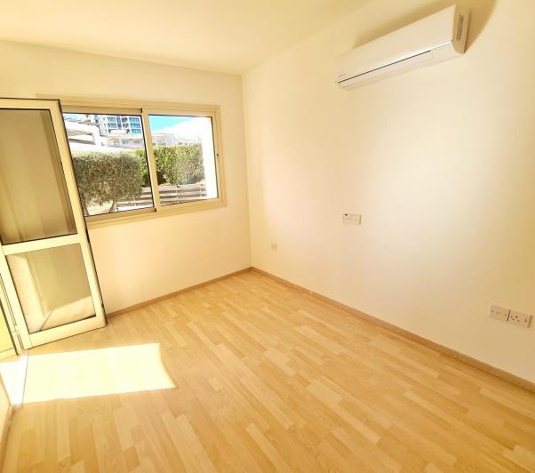 Image No.8-Appartement de 2 chambres à vendre à Mouttagiaka