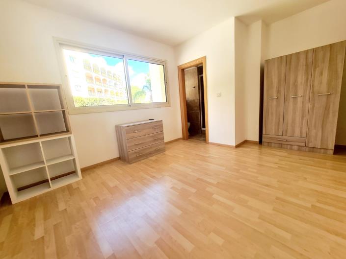 Image No.11-Appartement de 2 chambres à vendre à Mouttagiaka