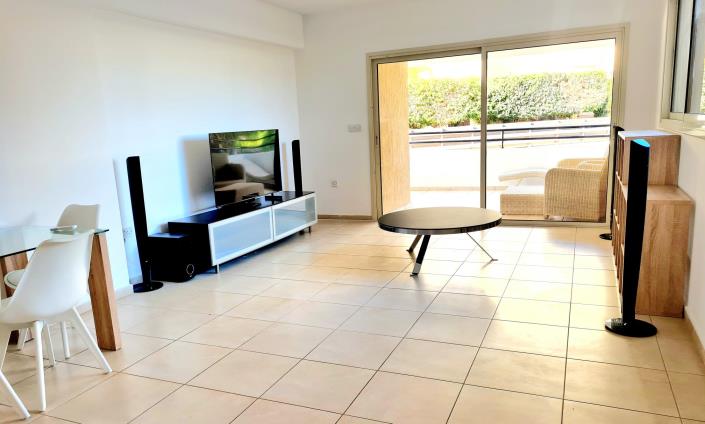 Image No.5-Appartement de 2 chambres à vendre à Mouttagiaka