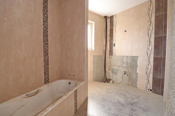 Image No.11-Maison / Villa de 5 chambres à vendre à Konia