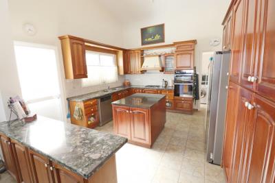 49742-bungalow-for-sale-in-peyia_full