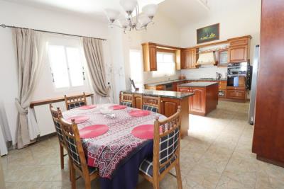 49745-bungalow-for-sale-in-peyia_full