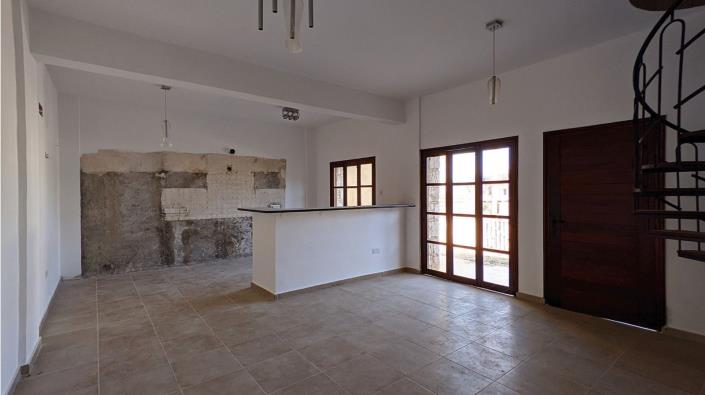 Image No.2-Maison / Villa de 3 chambres à vendre à Stroumpi