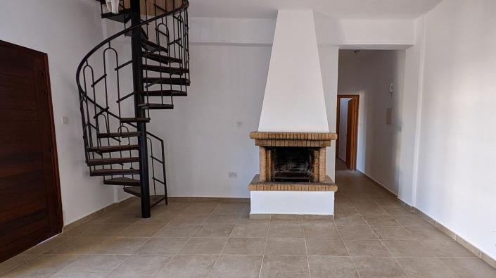 Image No.4-Maison / Villa de 3 chambres à vendre à Stroumpi