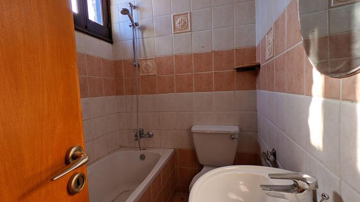 Image No.10-Maison / Villa de 3 chambres à vendre à Stroumpi