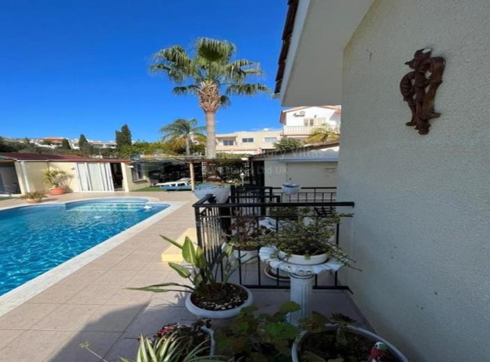 Image No.17-4 Bed Bungalow for sale