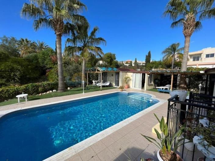 Image No.1-4 Bed Bungalow for sale