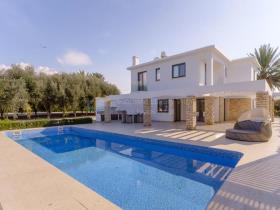 Image No.0-Villa de 3 chambres à vendre à Agios Georgios