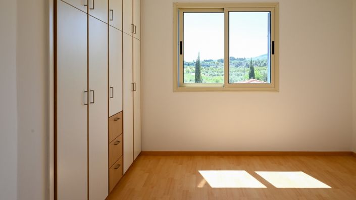 Image No.11-2 Bed Townhouse for sale