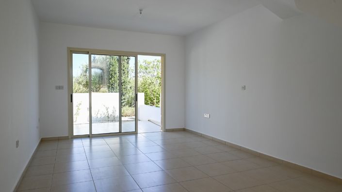 Image No.6-2 Bed Townhouse for sale