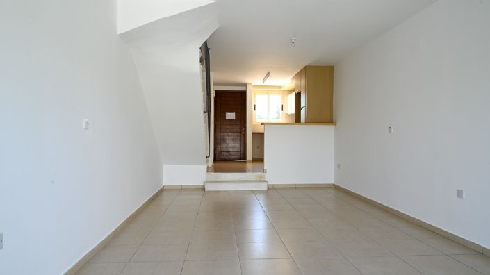Image No.8-2 Bed Townhouse for sale