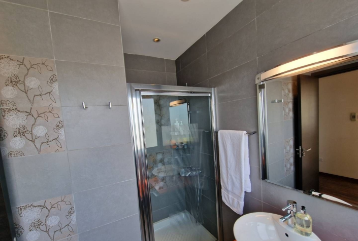 Image No.12-3 Bed Apartment for sale