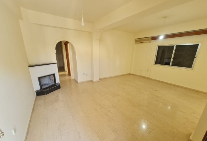 Image No.2-Maison / Villa de 3 chambres à vendre à Aradippou