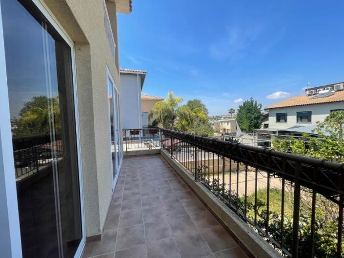 Image No.11-Maison / Villa de 6 chambres à vendre à Mouttagiaka