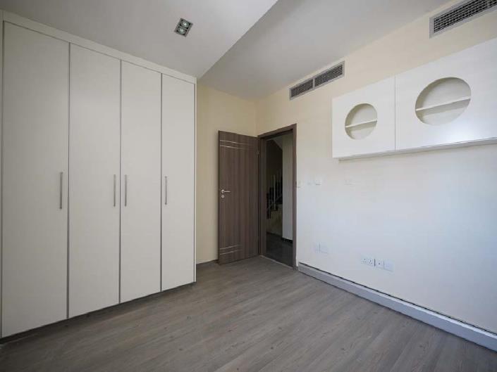 Image No.12-Villa de 8 chambres à vendre à Lefkosia