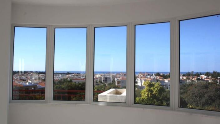 Image No.3-Appartement de 2 chambres à vendre à Universal