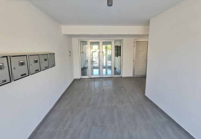 Image No.2-Appartement de 2 chambres à vendre à Agios Athanasios