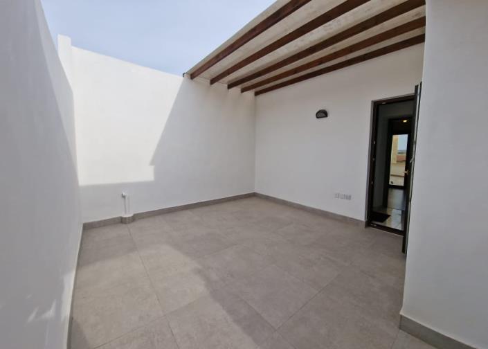 Image No.11-2 Bed House for sale