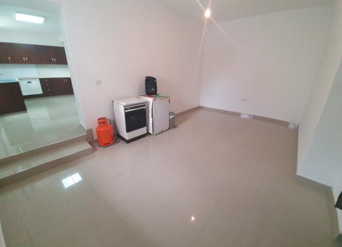 Image No.6-2 Bed House for sale