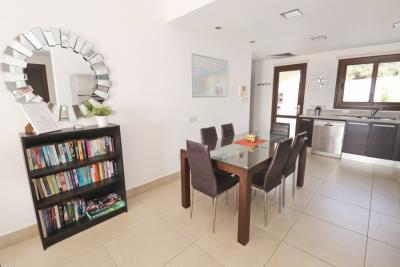 54581-apartment-for-sale-in-peyia_full