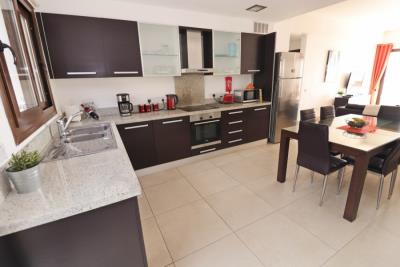 54582-apartment-for-sale-in-peyia_full