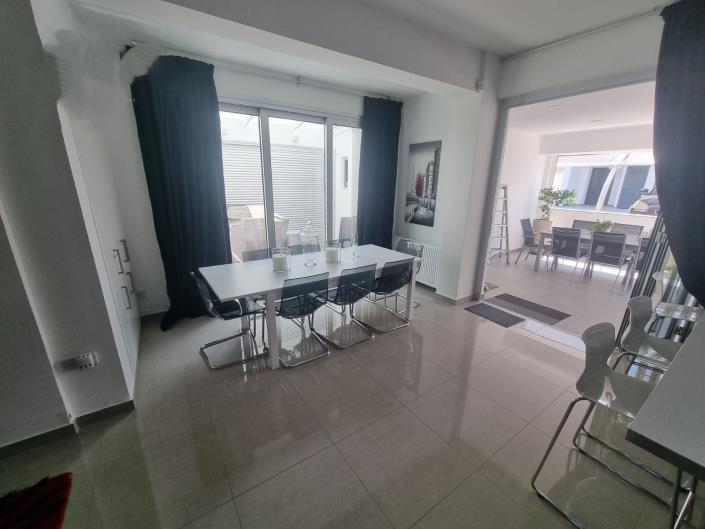 Image No.3-Maison / Villa de 5 chambres à vendre à Aradippou