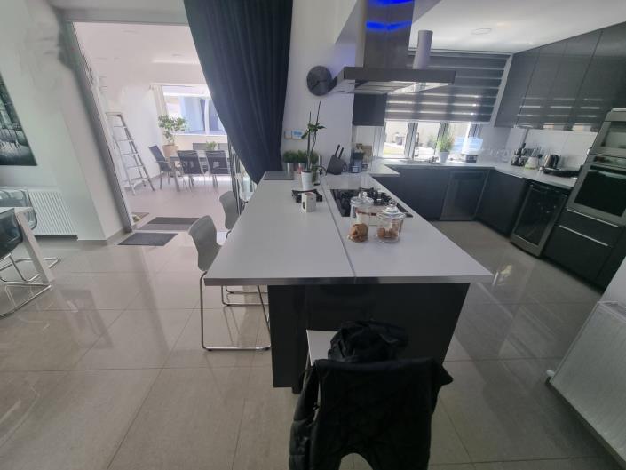 Image No.8-Maison / Villa de 5 chambres à vendre à Aradippou