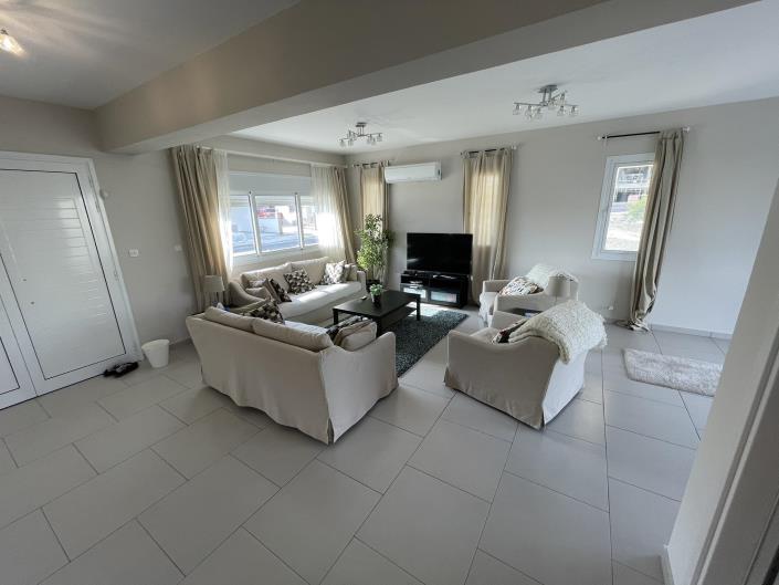 Image No.3-Villa / Détaché de 4 chambres à vendre à Leivadia