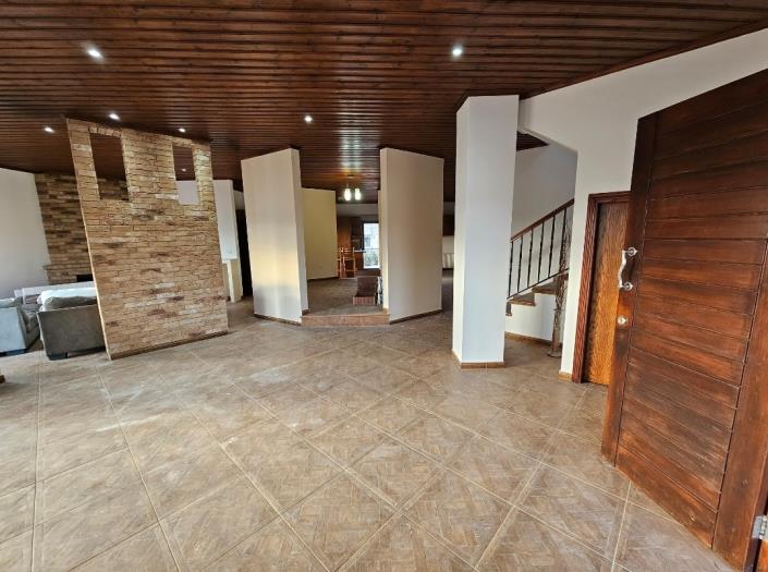 Image No.5-Villa de 7 chambres à vendre à Lakatamia