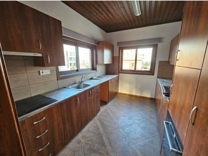 Image No.10-Villa de 7 chambres à vendre à Lakatamia