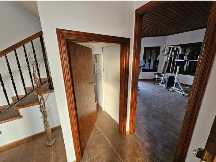 Image No.20-Villa de 7 chambres à vendre à Lakatamia