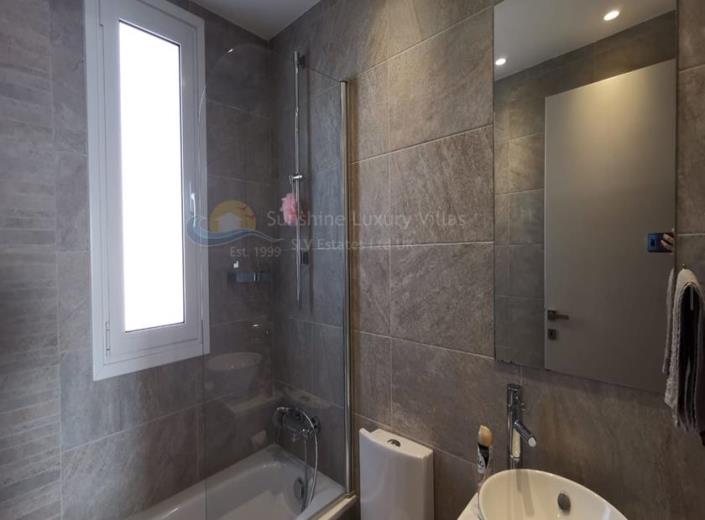 Image No.10-Appartement de 2 chambres à vendre à Limassol Marina