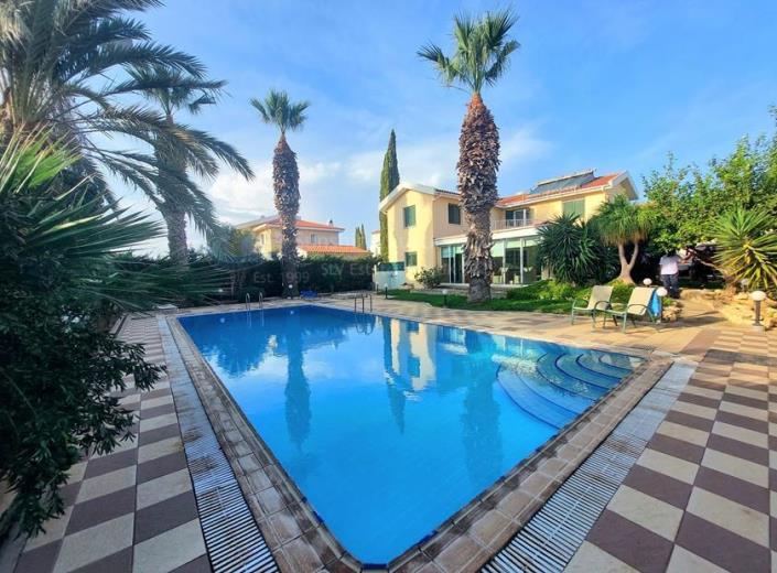 Image No.10-3 Bed Villa for sale