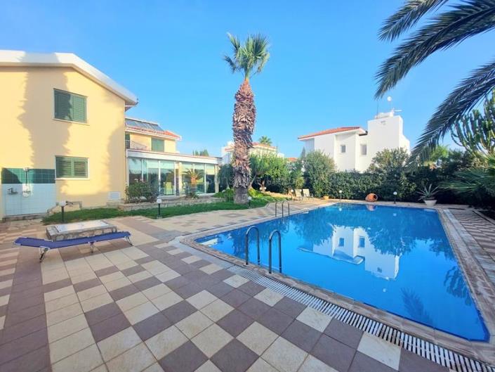 Image No.1-3 Bed Villa for sale