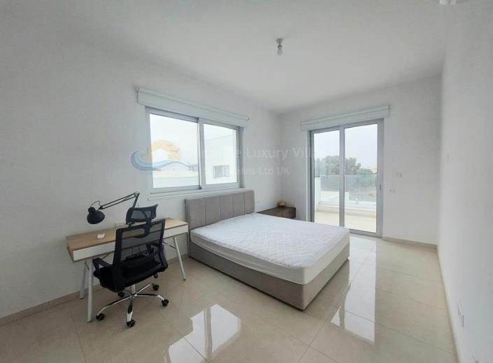 Image No.3-Villa de 4 chambres à vendre à Paralimni