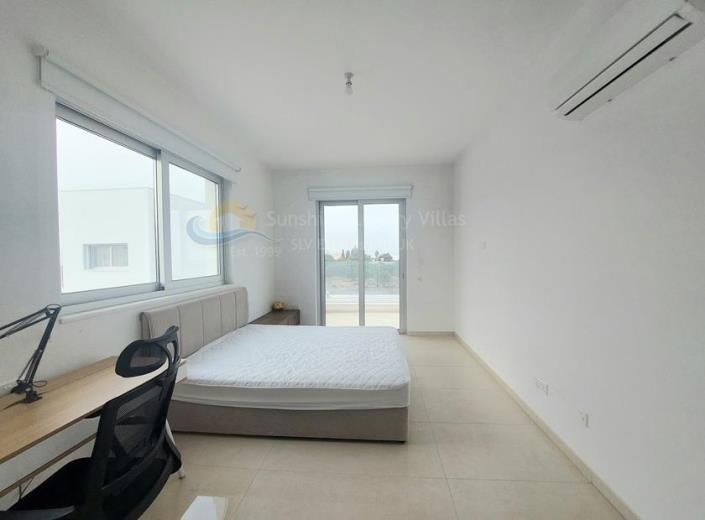 Image No.4-Villa de 4 chambres à vendre à Paralimni